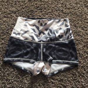 Lululemon high rise boogie shorts sz6